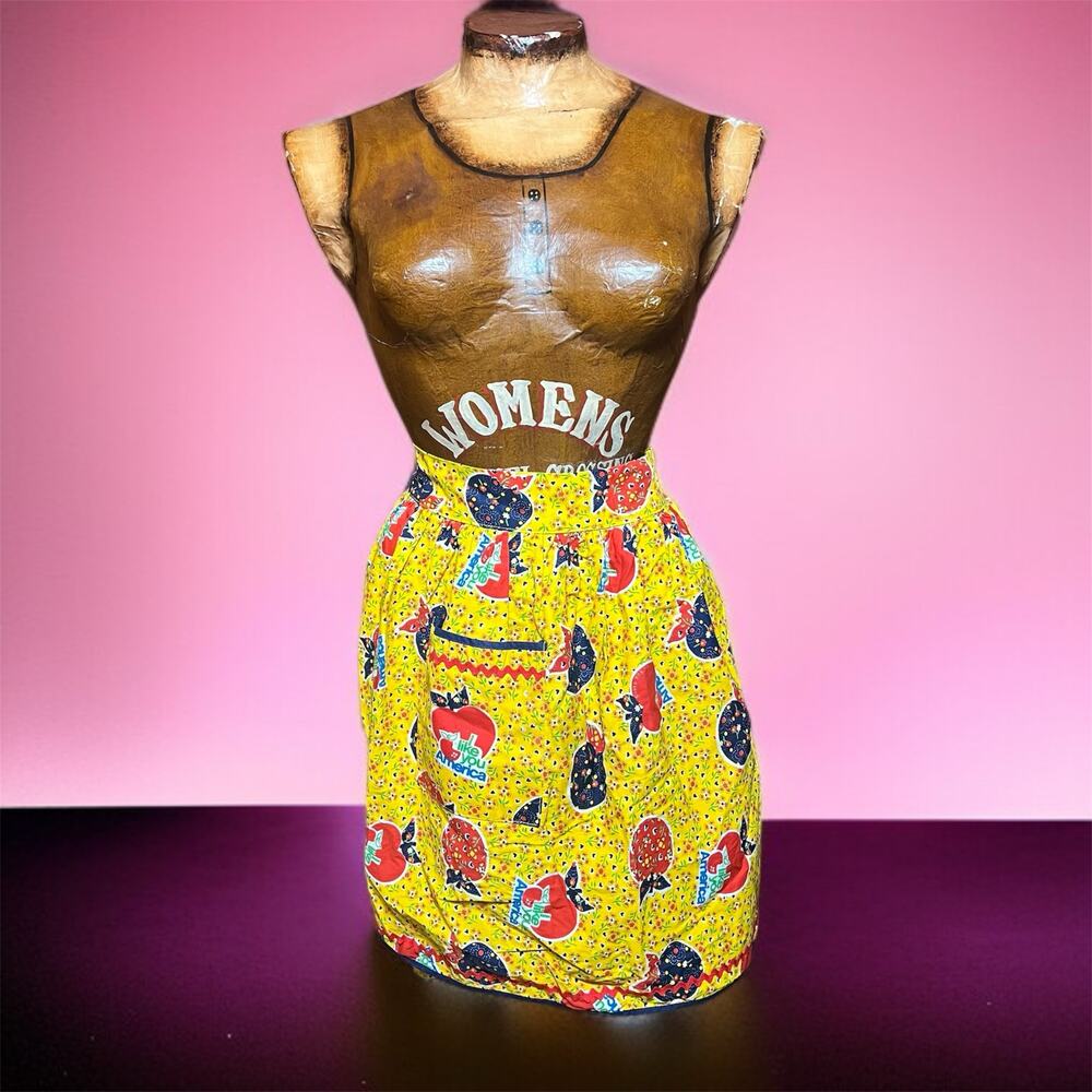 VINTAGE Novelty Apron Kitchen Colorful Yellow 60s One Size Fruit Print